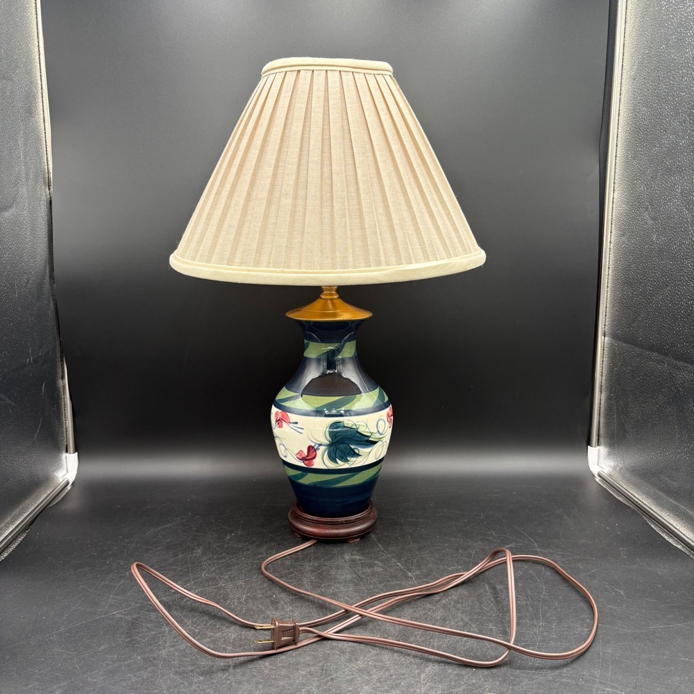 Vtg Gail Pittman Lamp Floral Ceramic Table Lamp Blue Green Wood Base READ